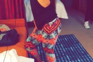 come get a taste and a feel of heaven between my thick thighs daddy - Image 8