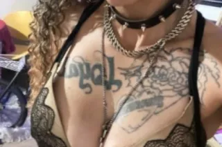 Uber for outcall and CarPlay only 👉👌😜 - Image 8